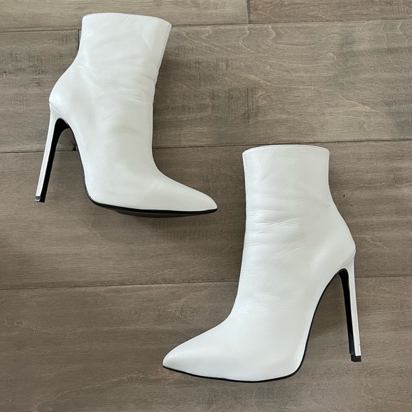 Tony Bianco White Stiletto High Heeled Pointed Ankle Pointy Boots
Booties 7.5 - Picture 5 of 10